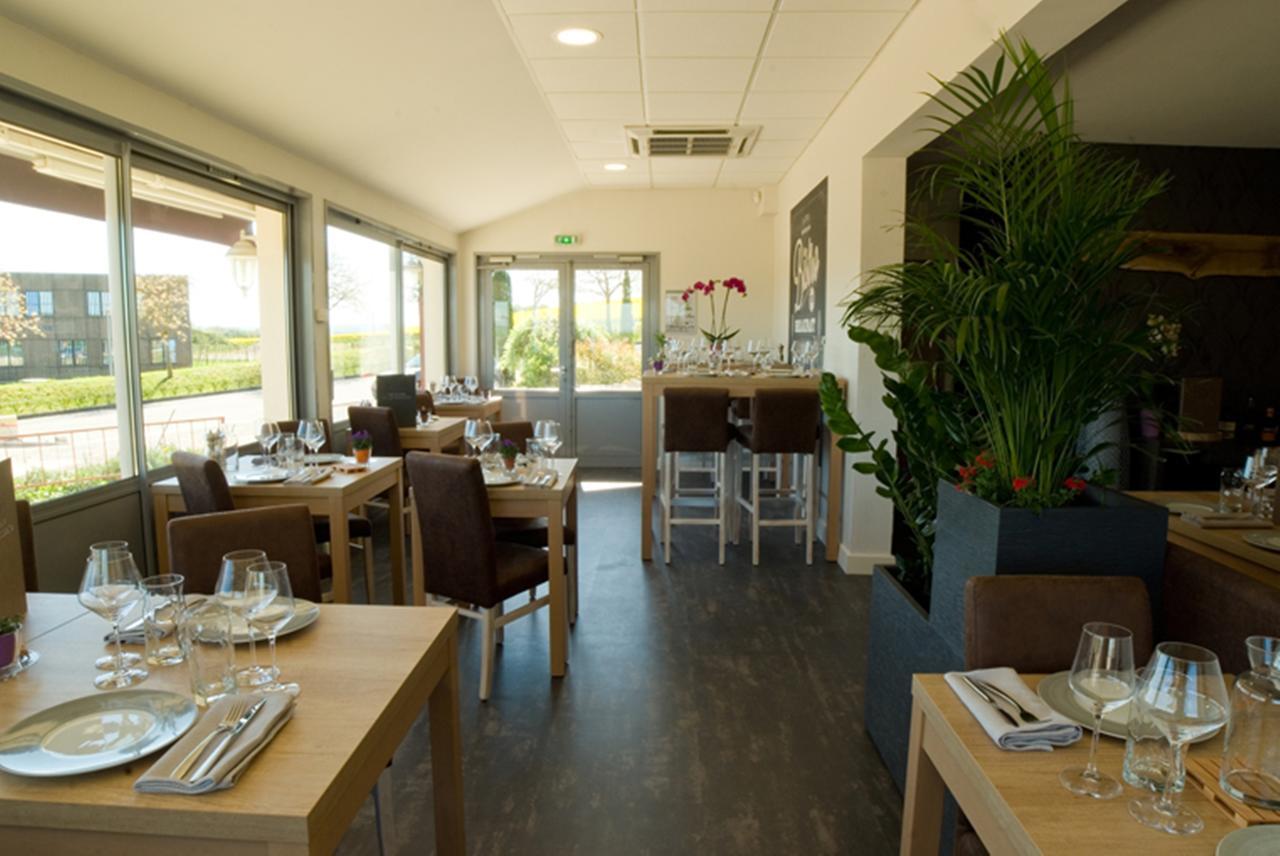 Logis Hotel Restaurant De La Madeleine Commercy Exterior photo